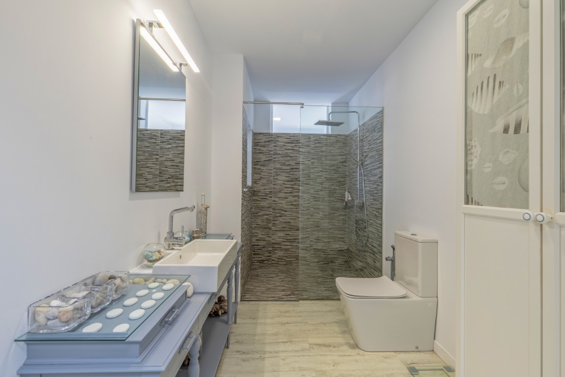 Bathroom & WC inside the appartment