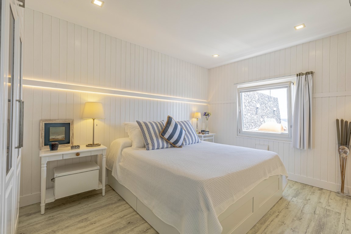 Bedroom with a sea view
